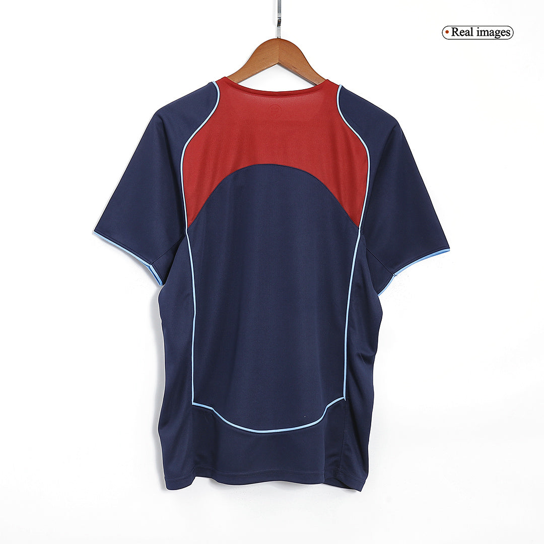 Atletico Madrid Bortatröja 2004/05 Retro
Mörkblå