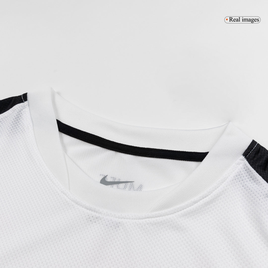 Manchester United Bortatröja 2010/11 Retro
 Vit-9