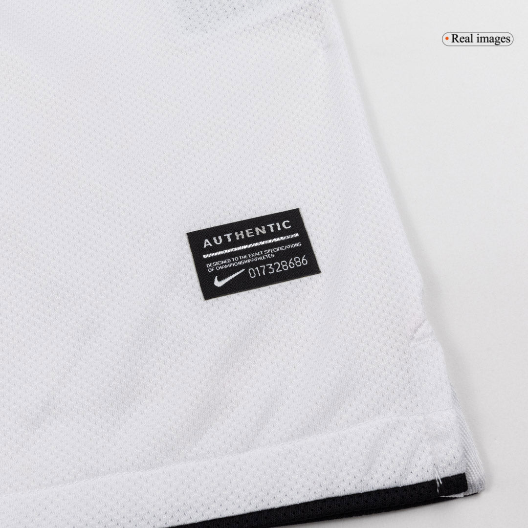 Manchester United Bortatröja 2010/11 Retro
 Vit